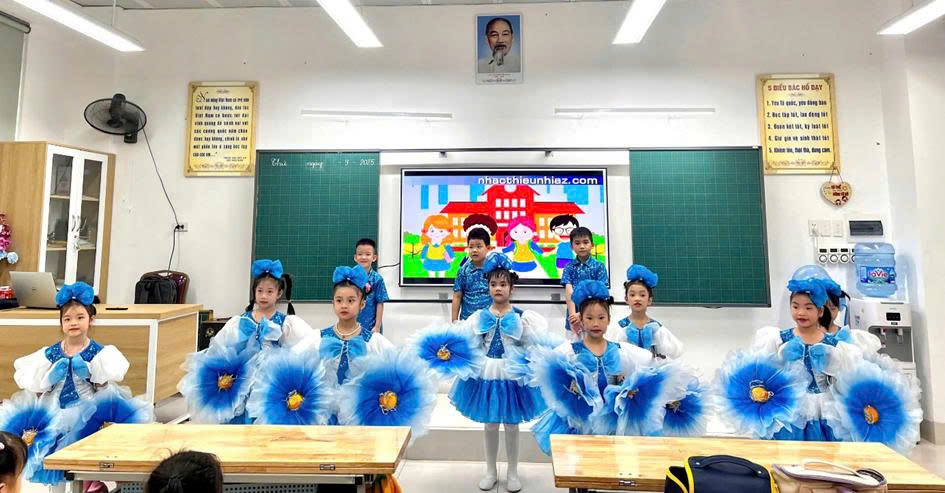 Màn biểu diễn văn nghệ của các con học sinh lớp 1A1