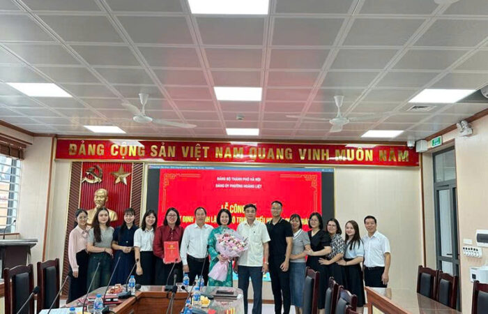 Chi bộ Trường Tiểu học Bùi Quốc Khái nhận Quyết định thành lập Chi bộ